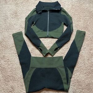 Stylish Black and Green Leggings Set